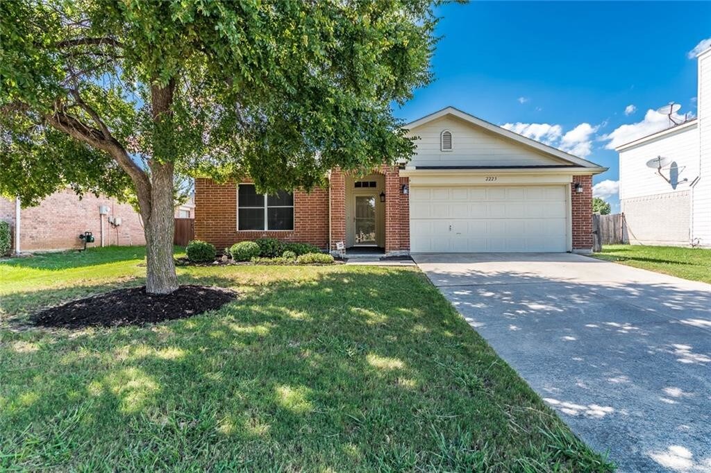 Primary Photo - 2223 Meade Ct