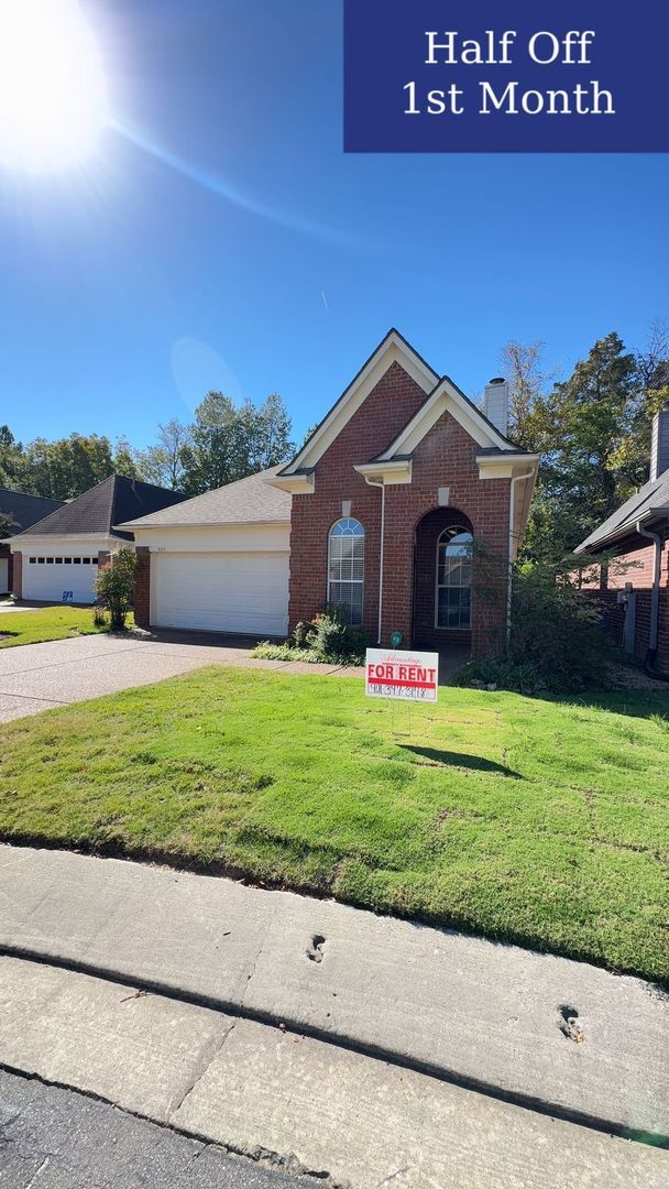 Beautiful 3 bedroom 2 bath home in Cordova, TN 38016 - 1/2 Off The 1st Month's Rent - Beautiful 3 bedroom 2 bath home in Cordova, TN 38016 - 1/2 Off The 1st Month's Rent