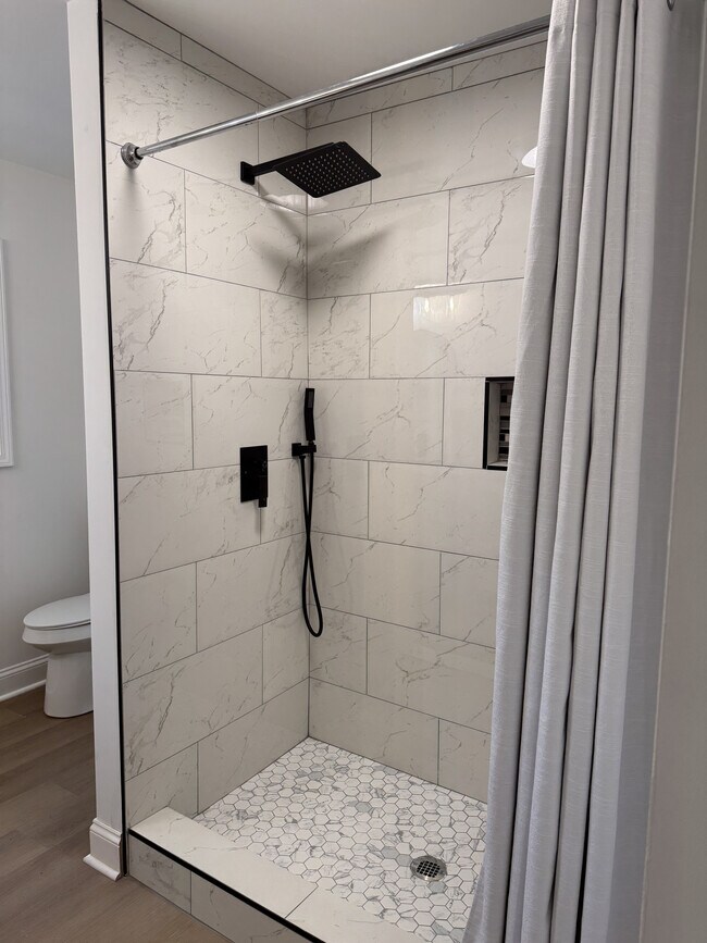 Foto del edificio - 3048 Cherry Blossom Ln