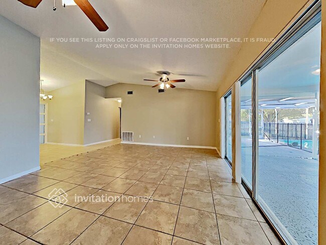 Foto del edificio - 3100 Blue Heron St