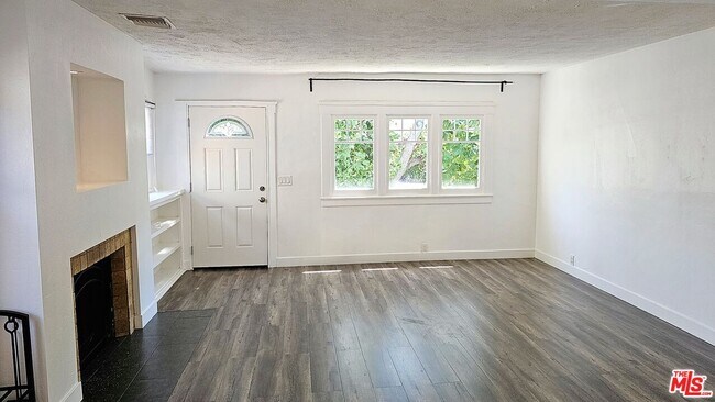 Foto del edificio - 1209 N Genesee Ave