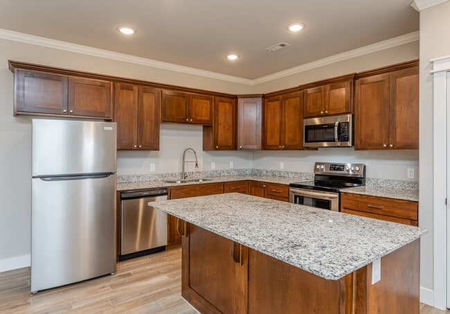 Building Photo - Cedar Crest