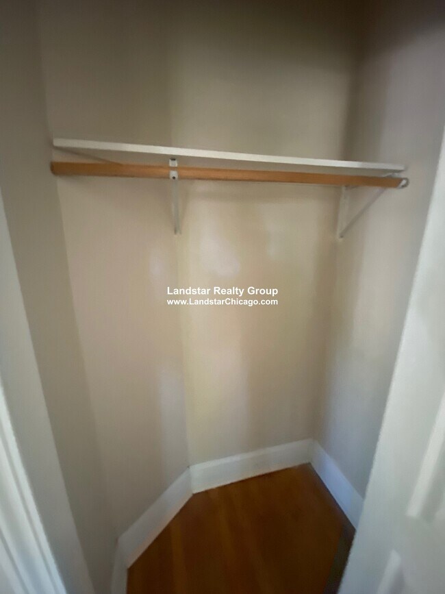 800 Seward St Unit 2, Evanston, IL 60202 Condo for Rent in Evanston