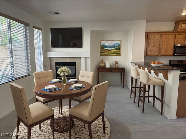 Foto del edificio - 7446 Poppy Hills Ct