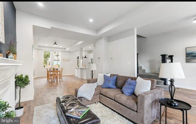 Foto del edificio - 2408 Liberty Heights Ave