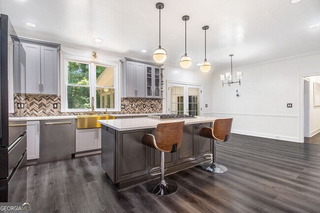 Foto del edificio - 8255 Habersham Waters Rd