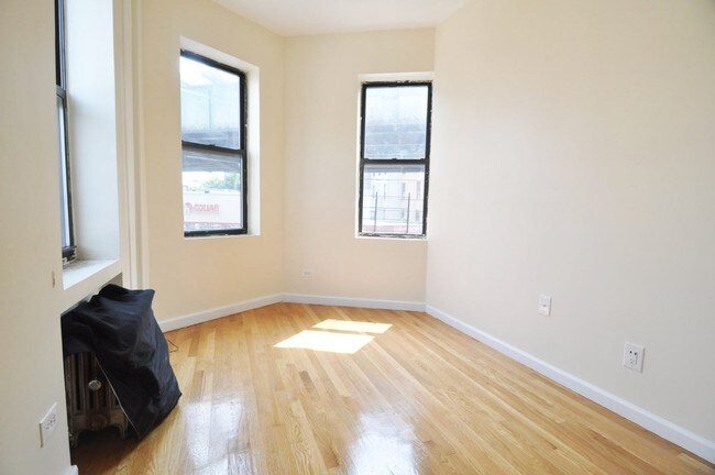Building Photo - 1215 Myrtle Ave