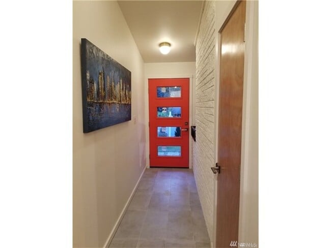 Building Photo - Bellevue 4 bedroom Home in Newport Hills!
