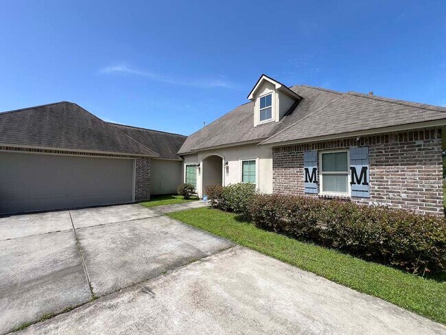 Foto del edificio - 18063 River Landing Dr