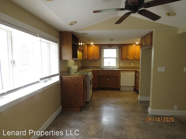 Building Photo - 3 br, 3 bath House - 7606 W. State Hwy 266