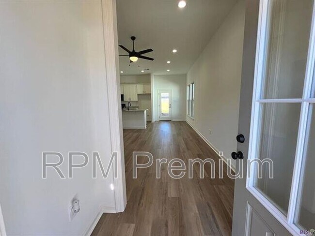 Foto del edificio - 28335 Merrimack Dr