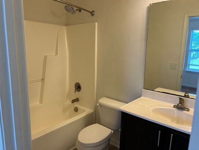 Building Photo - 208 Jordan Ln