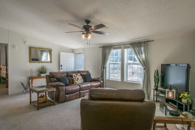 Foto del edificio - 224 Prestwood Ln