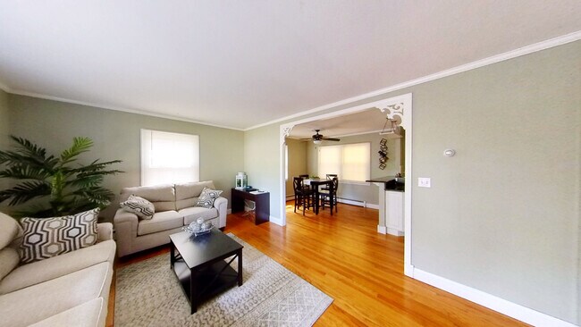 Foto del edificio - 39 Oak Ridge Rd