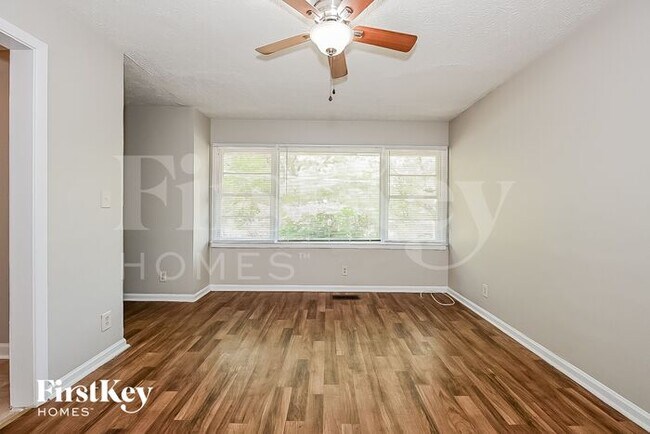 Foto del edificio - 5632 Cypress Dr