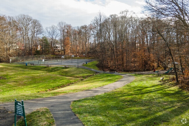 Walking trail in Sheffield Park