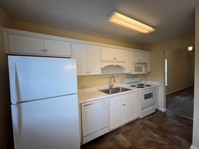 Building Photo - 219 Sassafras Ln