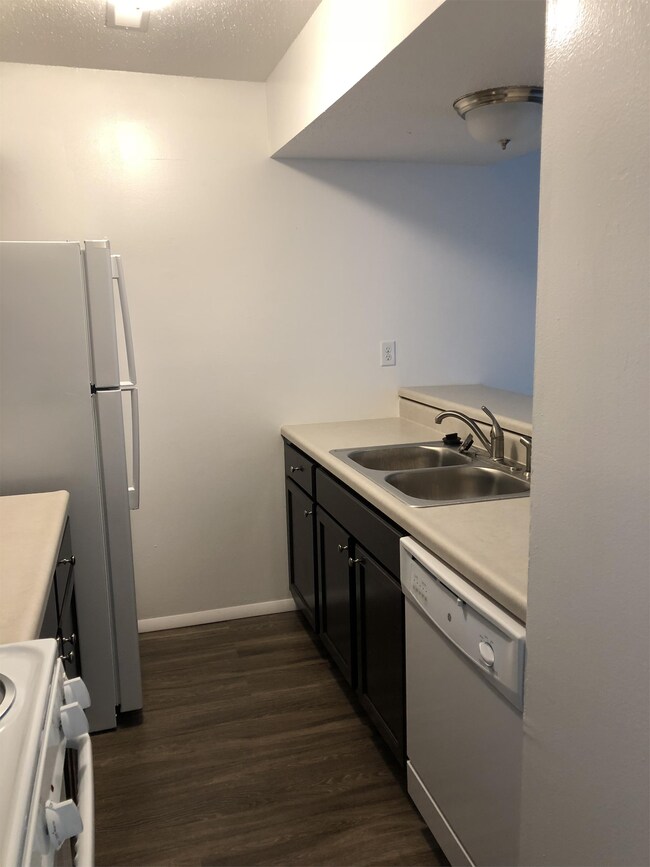 Building Photo - 222 Spring Creek Dr