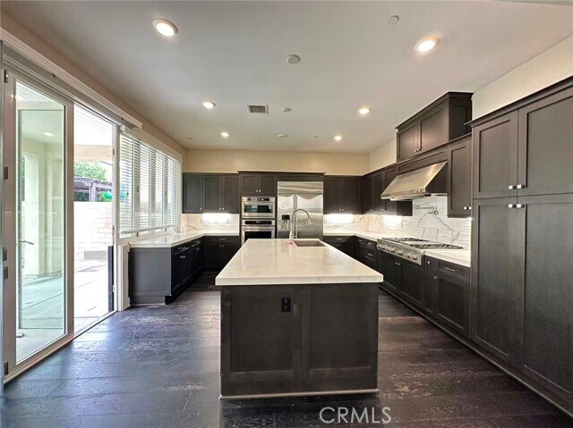 Foto del edificio - 140 Crossover