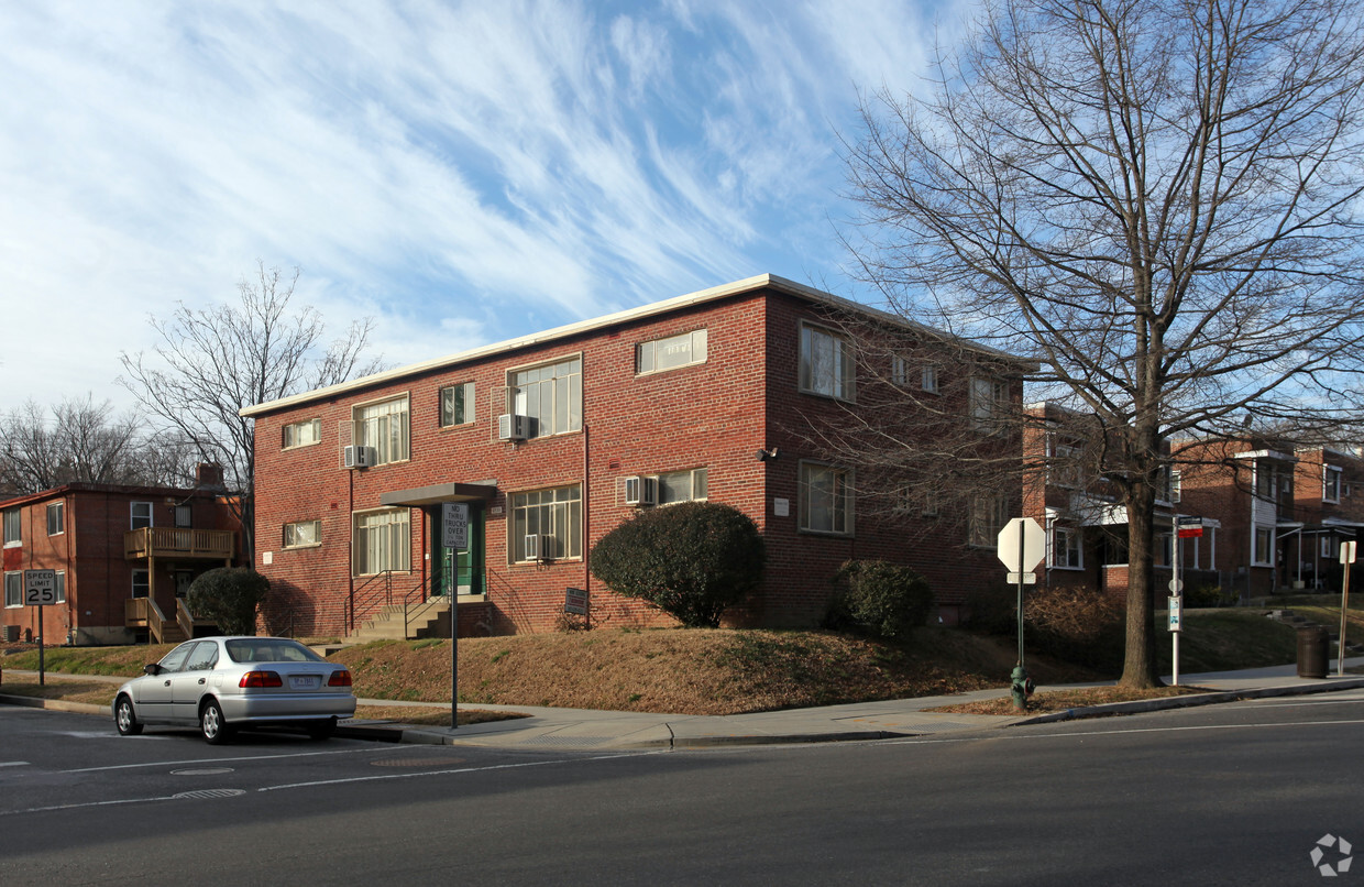 Primary Photo - Pleasant Hills Apartments