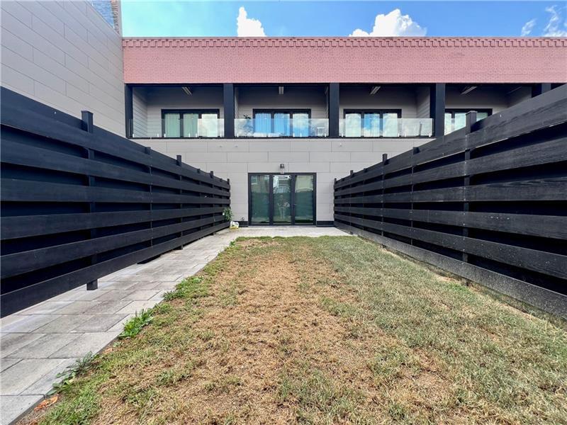 Foto principal - 150 S 15th St
