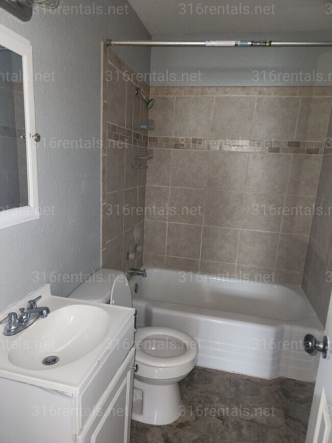 Foto del edificio - $1,050 3 bedroom / 2 bathroom - Single Family Home
