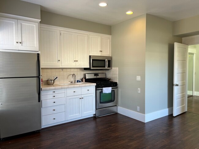 kitchen - 1708 Franklin St