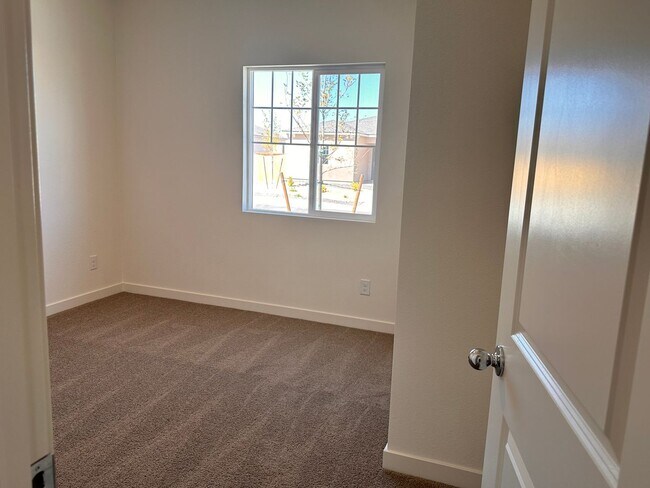 Foto del edificio - Fernley House For Rent 3 Bedrooms and 2 Bathrooms