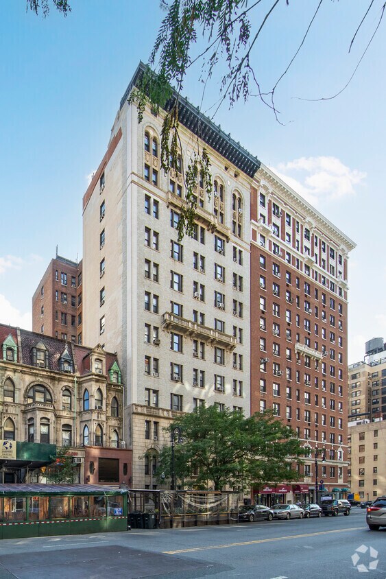Primary Photo - Wellwyn Apartments