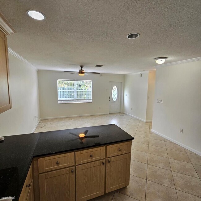 Building Photo - 2 br, 2 bath House - 1443 Windsor Ct