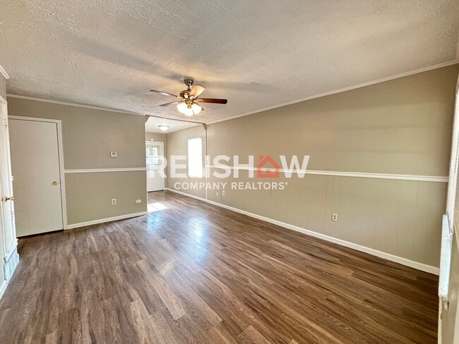 Building Photo - 3556 Arnold Rd