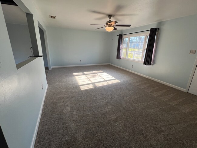Foto del edificio - 1515 Pike Pkwy