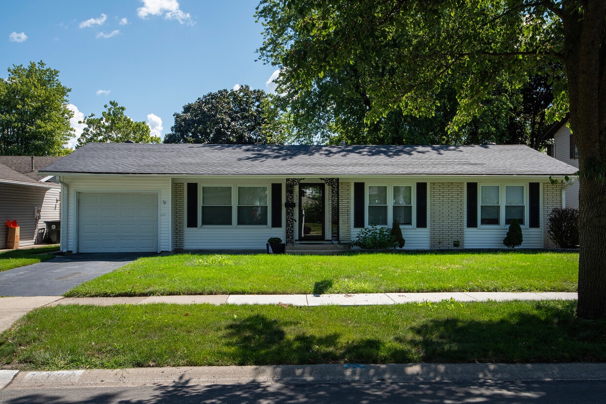 Foto principal - 1021 Lonsdale Rd