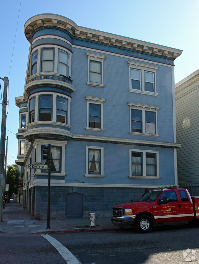 Building Photo - 654 Central Ave