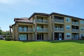 Building Photo - 13827 Fairway Island Dr