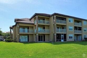 Building Photo - 13827 Fairway Island Dr