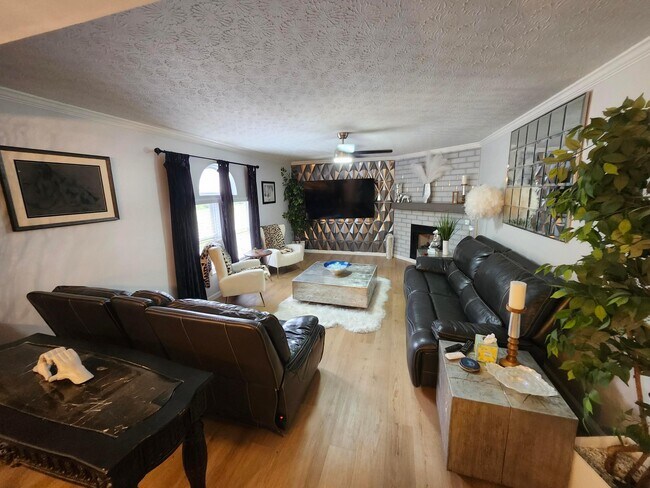 Foto del edificio - 8178 Slate Ridge Blvd