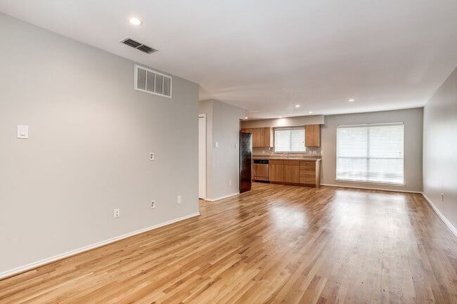 Photo - 4616 W Lovers Ln Apartment