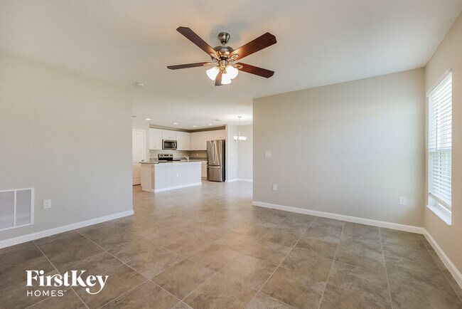 Foto del edificio - 615 Lindbergh Way