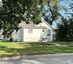 Building Photo - 1115 17th St N