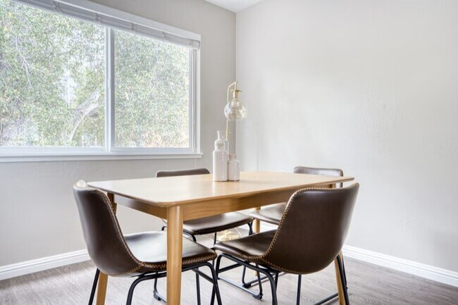 Foto del edificio - Park Laurel Apartments