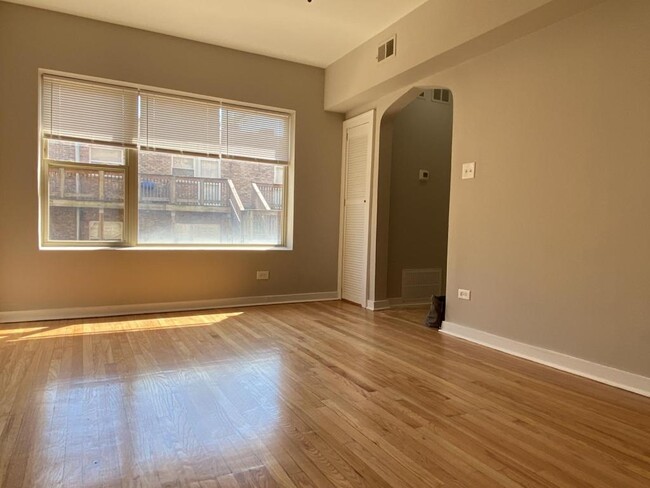 Foto del edificio - 6150 S Sacramento Ave
