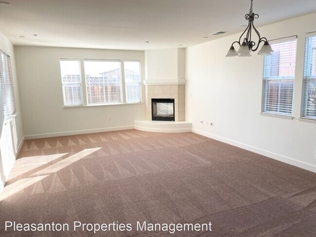 Building Photo - 5 br, 3.5 bath House - 4900 Valerio St.