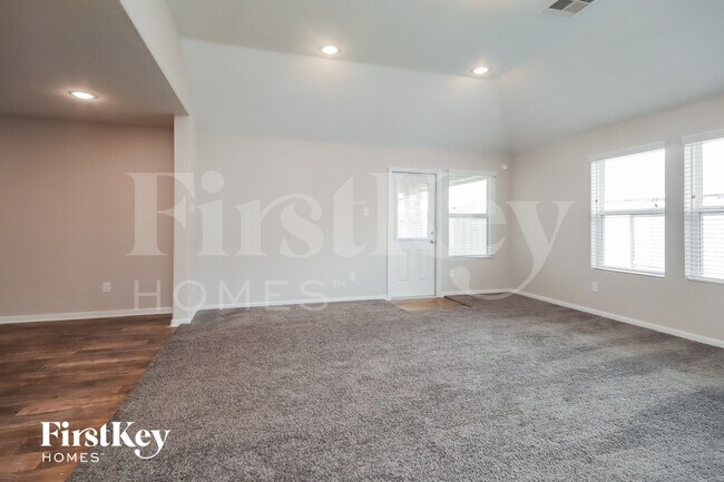 Building Photo - 1023 Ranch Oak Dr