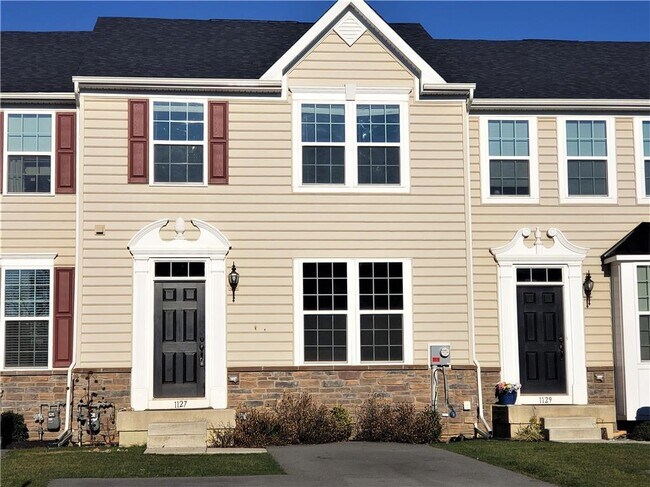 Building Photo - 1127 Westminster Dr