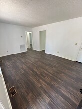 Building Photo - 4762 Trenton Dr