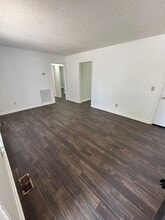 Building Photo - 4762 Trenton Dr