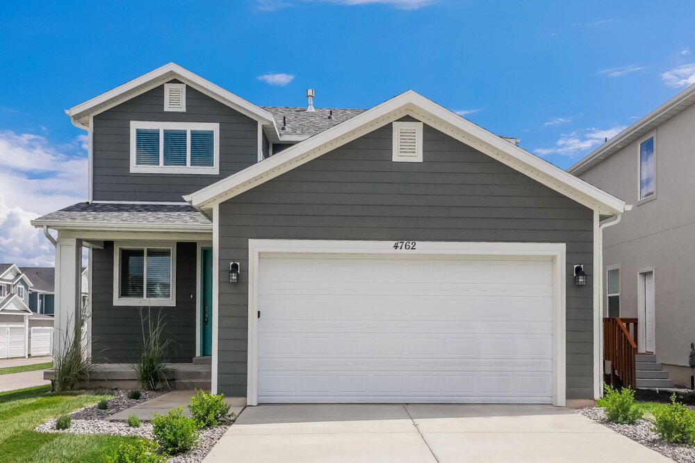 Primary Photo - 4762 E Lk Cor Dr