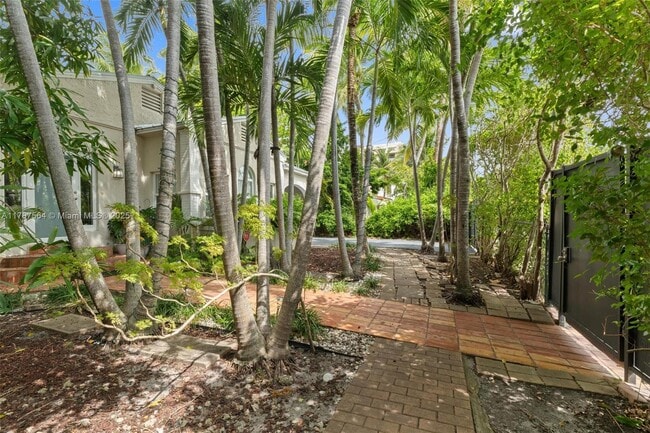 Foto del edificio - 2280 SW 16th Ct