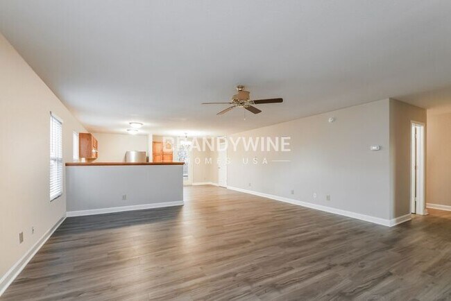 Foto del edificio - Full Privacy Fenced Yard in Greenfield